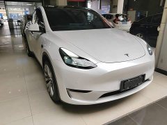 Tesla Model Y Standard Range RWD - ფოტო 4
