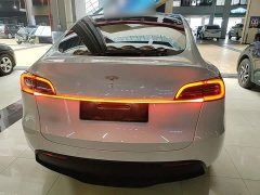 Tesla Model Y Standard Range RWD - ფოტო 6
