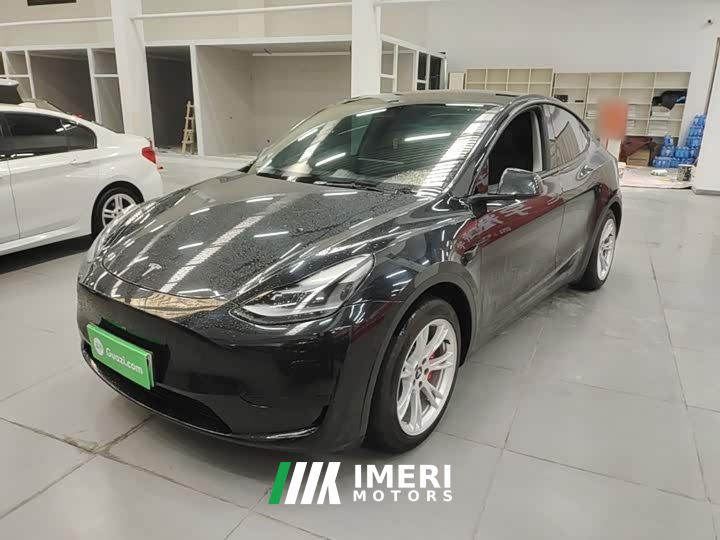 Tesla Model Y Facelift Rear-Wheel Drive