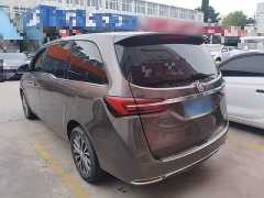 Buick GL8 Land Official Business Class 652T Comfort Edition - ფოტო 5
