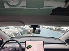 Tesla Model Y Rear-Wheel Drive - ფოტო 18