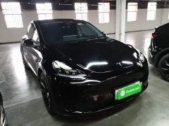 Tesla Model Y Rear-Wheel Drive - ფოტო 4