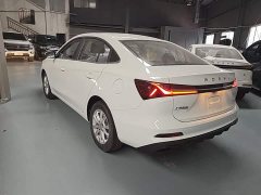 SAIC MG i5 1.5L CVT Luxury - ფოტო 5