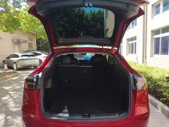 Tesla Model Y Rear-Wheel Drive - ფოტო 19