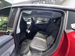 Tesla Model Y Rear-Wheel Drive - ფოტო 17