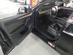 Tesla Model Y Rear-Wheel Drive - ფოტო 16