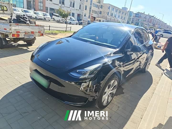 Tesla Model Y Facelift Rear-Wheel Drive