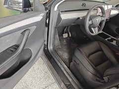 Tesla Model Y Rear-Wheel Drive - ფოტო 16
