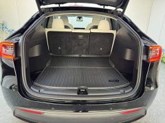 Tesla Model Y Rear-Wheel Drive - ფოტო 19