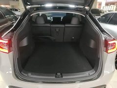 Tesla Model Y Rear-Wheel Drive - ფოტო 19