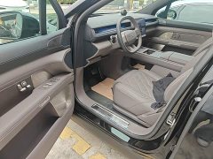 NIO ES8 2026 Six-Seat Executive Signature Edition - ფოტო 16