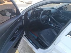 Hyundai Elantra 1.5L CVT Luxury - ფოტო 16