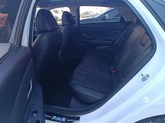 Hyundai Elantra 1.5L CVT Luxury - ფოტო 17