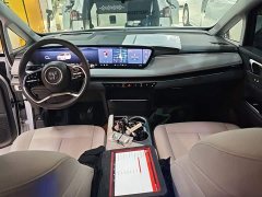 Buick GL8 Luxe Smart Comfort Edition - ფოტო 10