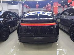 Tesla Model Y Rear-Wheel Drive - ფოტო 6