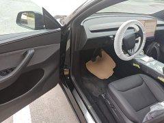 Tesla Model Y 2025 Rear-Wheel Drive Launch Edition - ფოტო 16