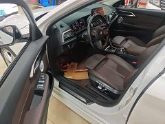 BMW 1 Series 120i M Sport Night Edition - ფოტო 16