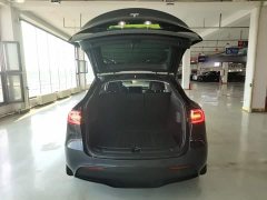 Tesla Model Y Rear-Wheel Drive - ფოტო 19