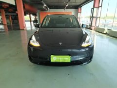 Tesla Model Y Rear-Wheel Drive - ფოტო 3