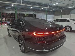 Volkswagen Passat Outstanding Edition 330TSI Elite - ფოტო 5