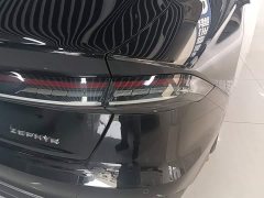 Lincoln Z 2025 2.0T Premier - ფოტო 8