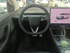 Tesla Model Y Rear-Wheel Drive - ფოტო 11