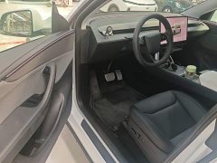 Tesla Model Y Rear-Wheel Drive - ფოტო 16