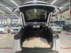 Tesla Model Y Rear-Wheel Drive - ფოტო 19