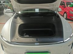 Tesla Model Y Rear-Wheel Drive - ფოტო 20