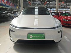 Tesla Model Y Rear-Wheel Drive - ფოტო 3