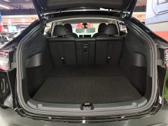 Tesla Model Y Rear-Wheel Drive - ფოტო 19