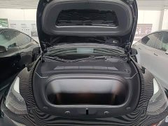 Tesla Model Y Rear-Wheel Drive - ფოტო 16