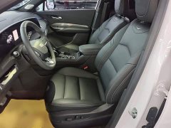 Cadillac XT4 28T FWD Luxury - ფოტო 15