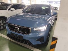 Volvo XC40 B3 Smart Remote Luxury Edition - ფოტო 1