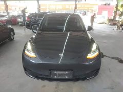 Tesla Model Y Rear-Wheel Drive - ფოტო 3