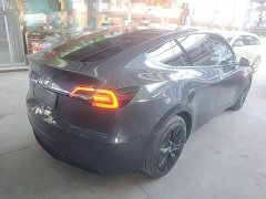 Tesla Model Y Rear-Wheel Drive - ფოტო 7