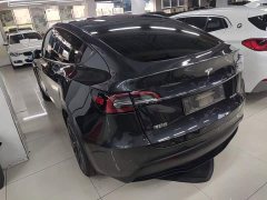 Tesla Model Y Rear-Wheel Drive - ფოტო 5