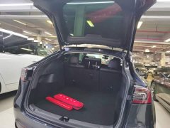 Tesla Model Y Rear-Wheel Drive - ფოტო 19