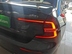 Volvo S60 B4 Smart Luxury Edition - ფოტო 8