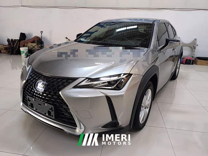 Lexus UX 260h Explore Cool Edition
