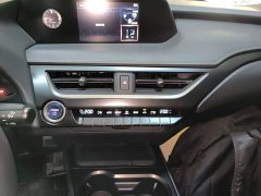 Lexus UX 2020 260h Explore Cool Edition - ფოტო 13