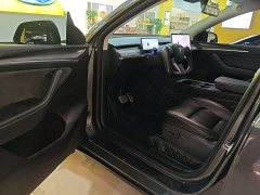 Tesla Model Y Long Range All-Wheel Drive 3D7 - ფოტო 16