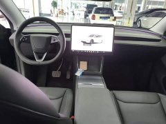 Tesla Model Y Rear-Wheel Drive - ფოტო 10