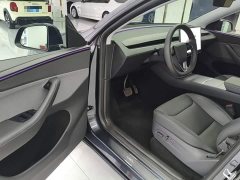 Tesla Model Y Rear-Wheel Drive - ფოტო 16