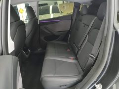 Tesla Model Y Rear-Wheel Drive - ფოტო 17