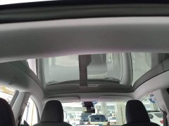Tesla Model Y Rear-Wheel Drive - ფოტო 18