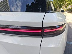 Li Auto i8 Standard Edition - ფოტო 8