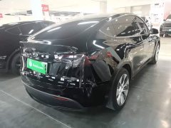 Tesla Model Y Rear-Wheel Drive - ფოტო 7