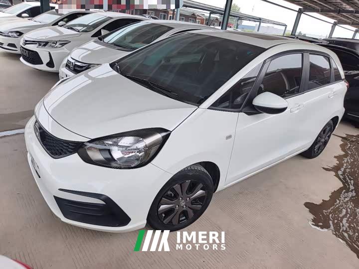 Honda Fit 1.5L CVT Trendy Sunroof Edition