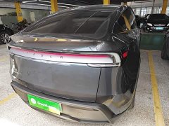 Tesla Model Y Rear-Wheel Drive - ფოტო 6
